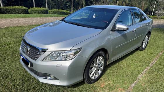 TOYOTA CAMRY 3.5 XLE V6 24V GASOLINA 4P AUTOMÁTICO TOYOTA CAMRY 3.5 XLE V6 24V GASOLINA 4P AUTOMÁTICO